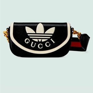 Gucci Adidas limited edition cross body with classic green, red adjustable strap